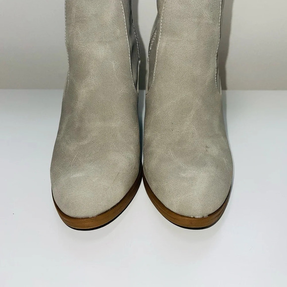 Maurices Addison Mid Ankle Block Heel Booties Taupe Gray 7 Women’s - Picture 3 of 14